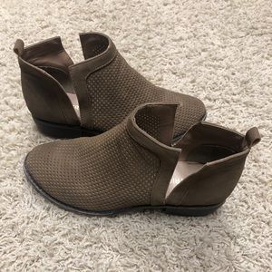 Women’s light brown slip on booties- Sz 6